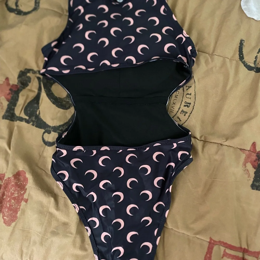 Swimsuit - Picture 2 of 3